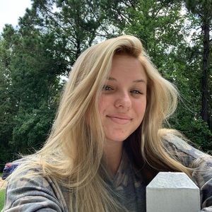 Meet your Posher, Gabby